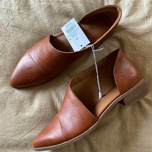 NWT brown flats